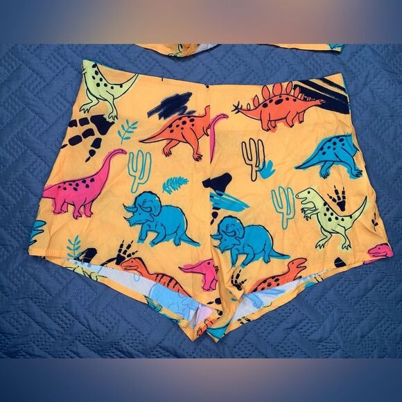 Woman’s Dinosaur Short Set - Picture 4 of 8